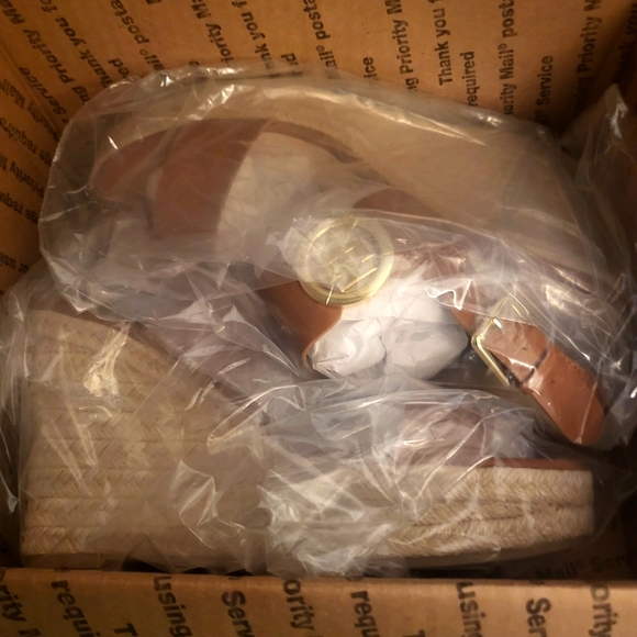 Tommy Hilfiger Kahdy Wedge Sandals - Picture 9 of 9